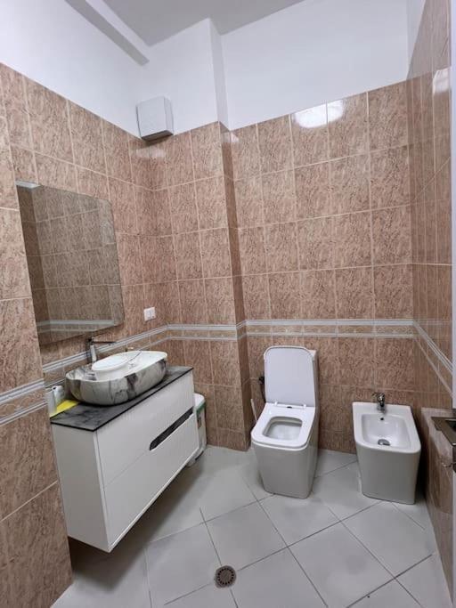 Dry Flat Tirana
